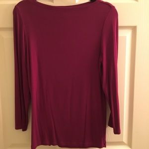 THEORY raspberry boat neck tee